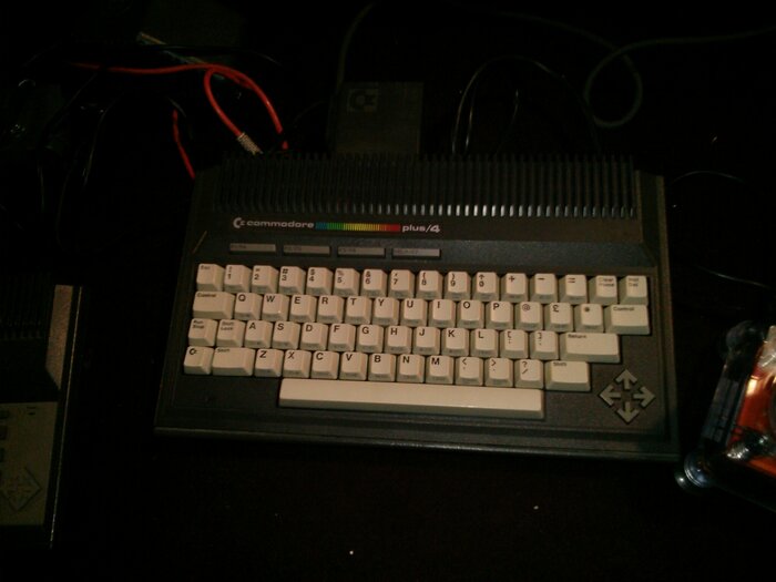 Commodore +4