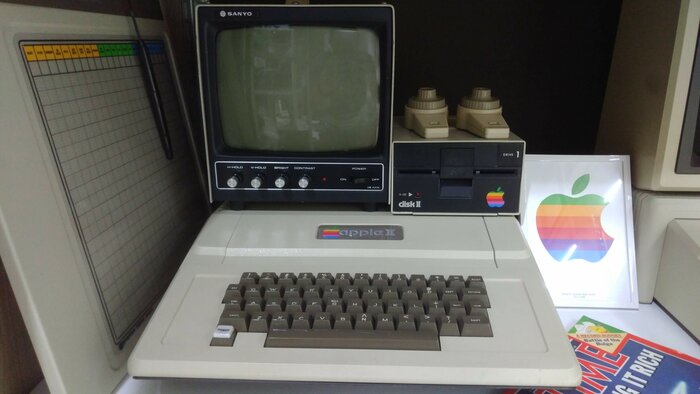 Apple II with Sanyo monitor and disk drive