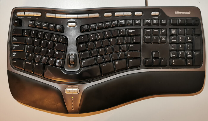 Microsoft Ergonomic Desktop 4000 Keyboard