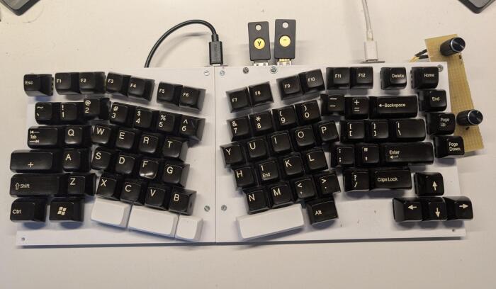 keyboard with USB hub
